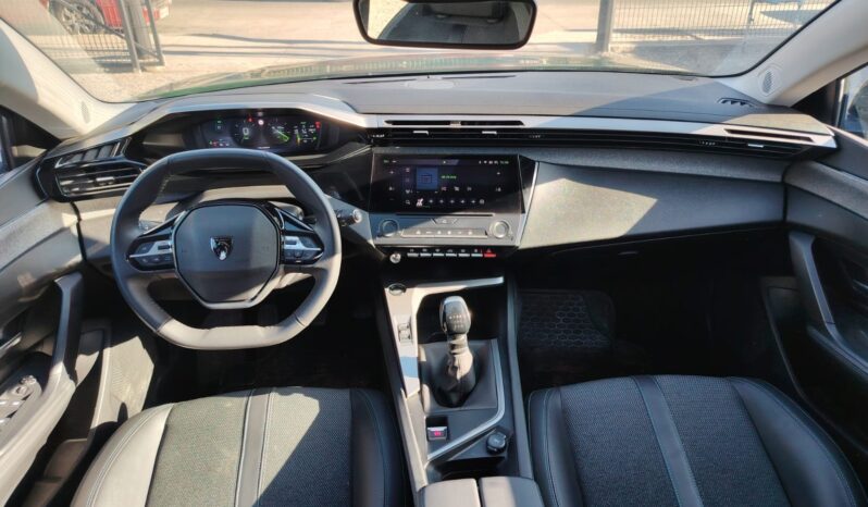 PEUGEOT NEW 308 2024 | 1.2 ALLURE PURETECH 130 4X2 MT 5P lleno