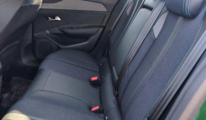 PEUGEOT NEW 308 2024 | 1.2 ALLURE PURETECH 130 4X2 MT 5P lleno