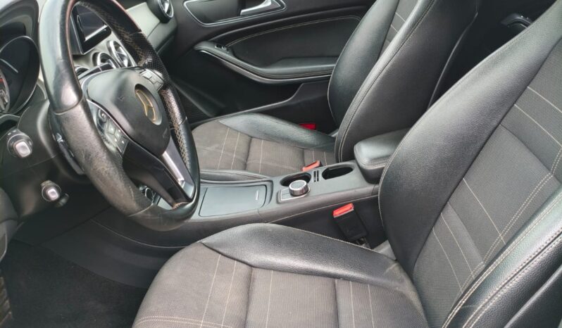 MERCEDES BENZ CLA200 2015 | 1.6 4X2 AT 4P lleno