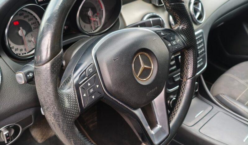 MERCEDES BENZ CLA200 2015 | 1.6 4X2 AT 4P lleno